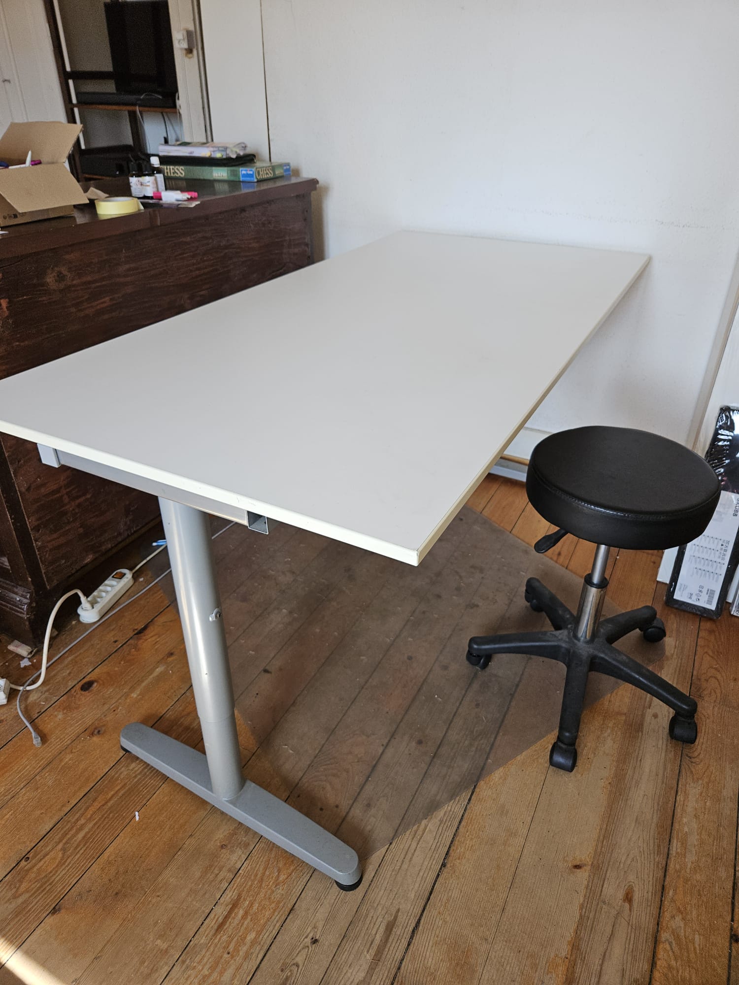 bureau 1