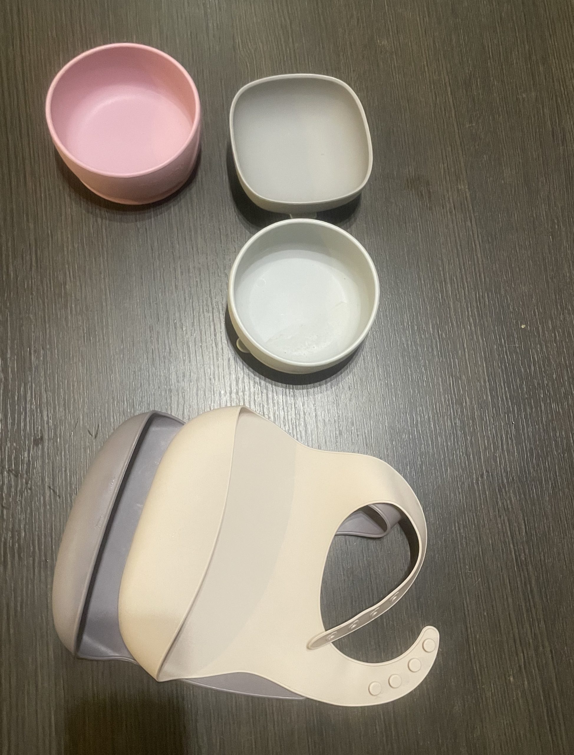 Bols et bavettes en silicone